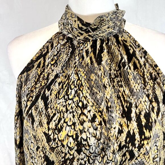 Blush long sleeve cold shoulder animal print backless top size medium - Picture 3 of 6